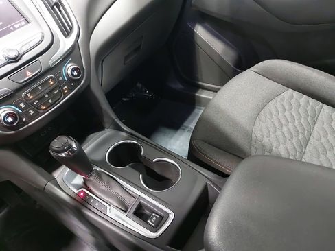 Used 2020 Chevrolet Equinox LT w/ Driver Convenience Package image 51