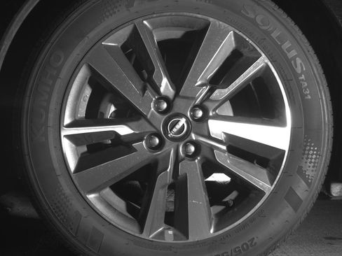 Used 2025 Nissan Versa SV image 12