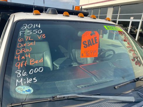 Used 2014 Ford F550 4x4 Regular Cab Super Duty image 3