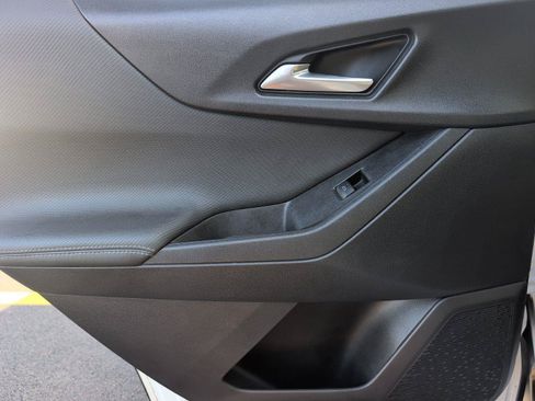 Used 2025 Chevrolet Equinox LT FWD image 35