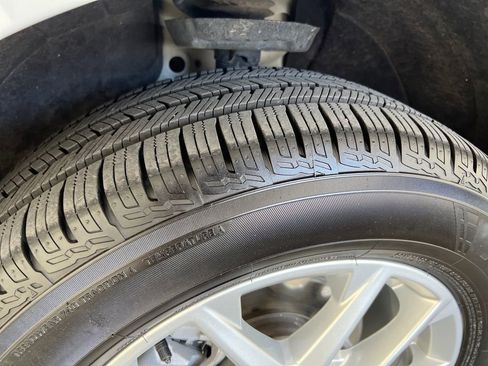 Used 2023 Chevrolet Equinox LT w/ LPO, Floor Liner Package AWD/4WD image 28