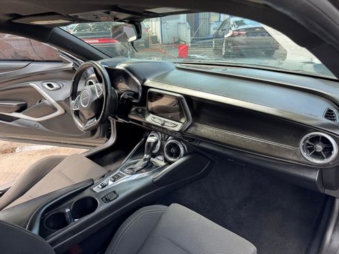 Used 2018 Chevrolet Camaro SS RWD image 11