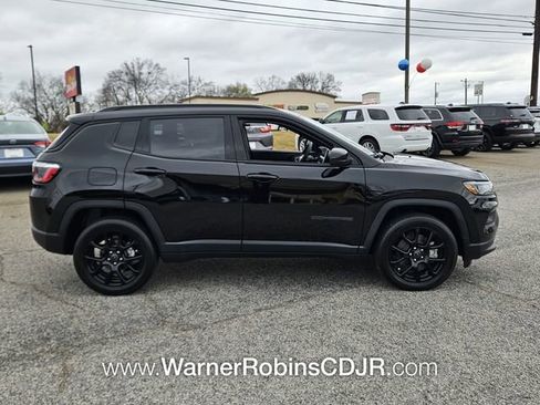 New 2026 Jeep Compass Latitude image 13