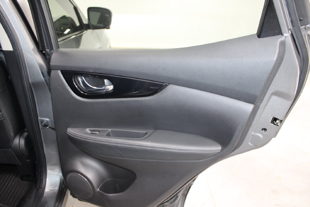 Used 2019 Nissan Rogue Sport SL w/ Premium Package FWD image 26
