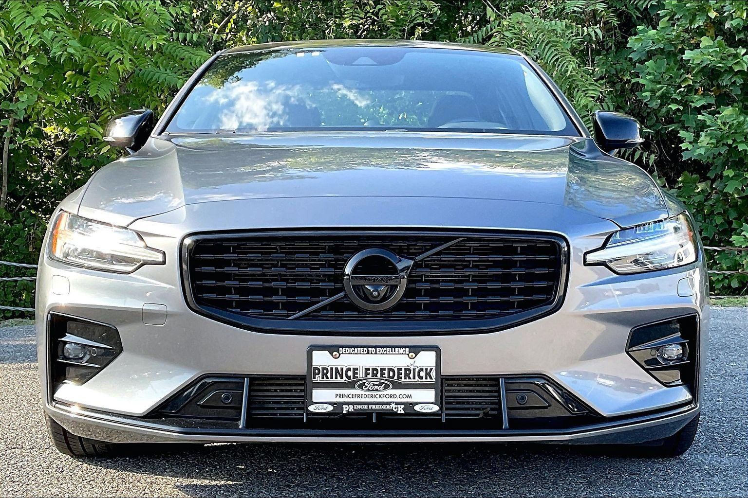 Used 2019 Volvo S60 T6 R-Design AWD/4WD image 2