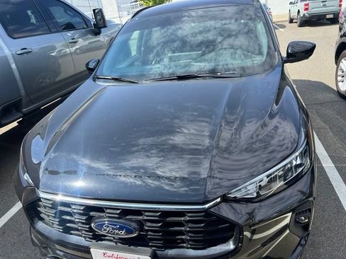 Used 2023 Ford Escape ST-Line Select w/ Tech Pack #2 AWD/4WD image 2