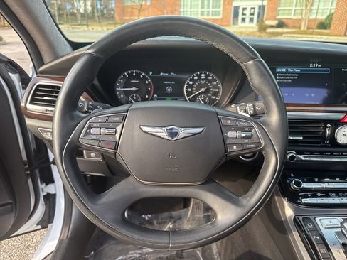 Used 2018 Genesis G90 3.3T Premium image 16