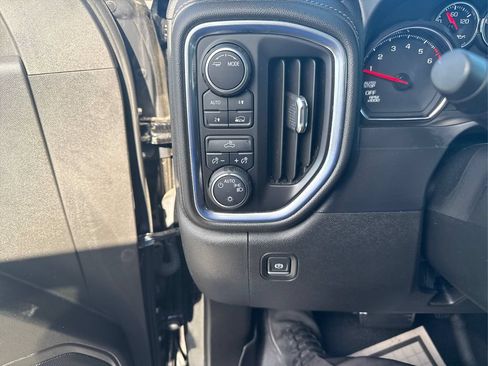 Used 2021 Chevrolet Silverado 1500 LT AWD/4WD image 15