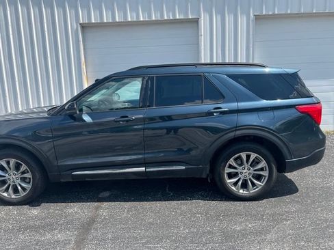 Used 2024 Ford Explorer XLT w/ Equipment Group 202A AWD/4WD image 1