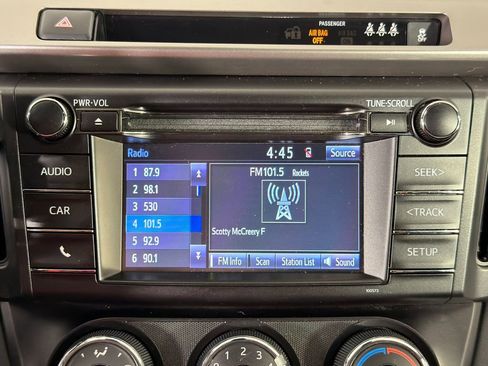 Used 2018 Toyota RAV4 LE image 28