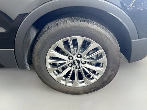 Used 2025 Cadillac XT4 Premium Luxury FWD image 24