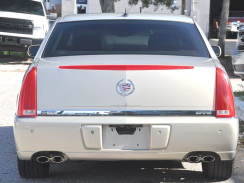 Used 2008 Cadillac DTS FWD image 10