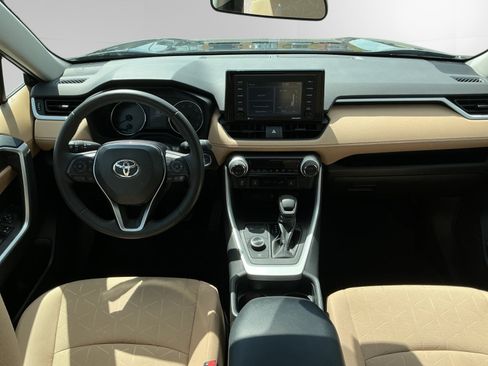 Certified 2020 Toyota RAV4 XLE w/ Convenience Package AWD/4WD image 10