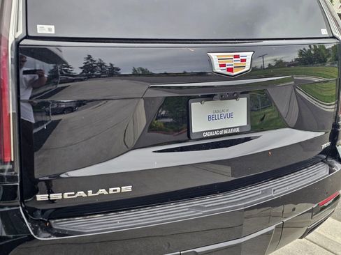 New 2026 Cadillac Escalade Platinum Sport AWD/4WD image 15