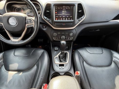 Used 2017 Jeep Cherokee Limited AWD/4WD image 12