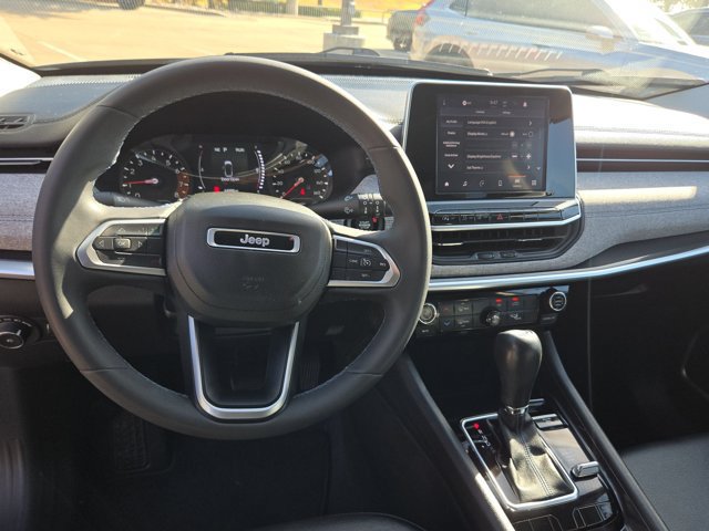 Used 2022 Jeep Compass Latitude AWD/4WD image 17