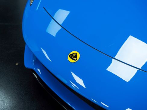 New 2025 Lotus Emira image 9