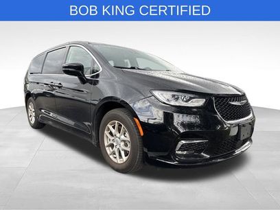 Used 2024 Chrysler Pacifica Touring-L