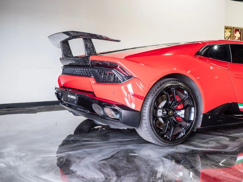 Used 2016 Lamborghini Huracan LP 580-2 image 8