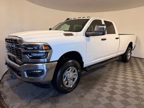 New 2026 RAM 2500 Tradesman AWD/4WD image 3