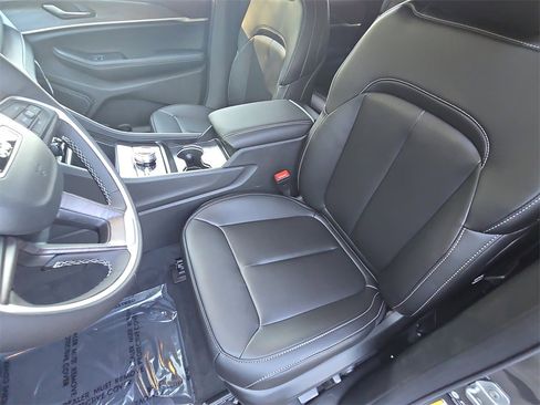 New 2025 Jeep Grand Cherokee Limited image 16