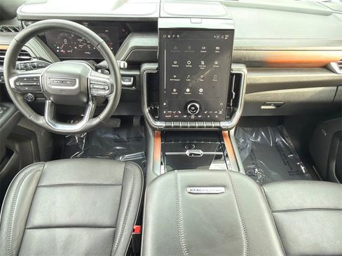 Used 2025 GMC Yukon Denali w/ Denali Reserve Package image 23