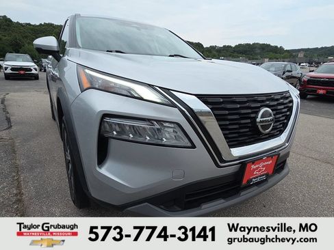 Used 2021 Nissan Rogue SV AWD/4WD image 11
