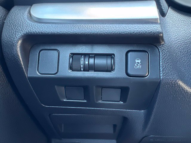 Used 2015 Subaru Crosstrek 2.0i Premium w/ Moonroof Package AWD/4WD image 13