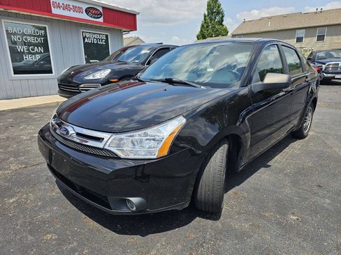 Used 2011 Ford Focus SE FWD image 1