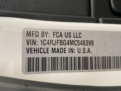Used 2021 Jeep Grand Cherokee Limited w/ Premium Lighting Group AWD/4WD image 34