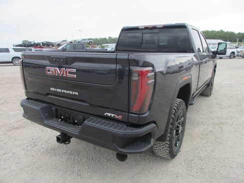 New 2026 GMC Sierra 2500 AT4 w/ AT4 Premium Plus Package AWD/4WD image 5