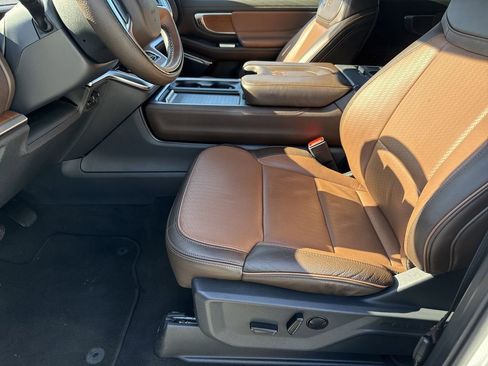 Used 2025 Ford Expedition King Ranch AWD/4WD image 9
