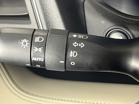 Used 2022 Subaru Ascent Limited w/ Technology Package AWD/4WD image 30