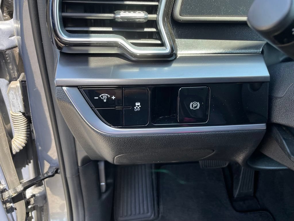 Certified 2025 Kia Sportage EX FWD image 13