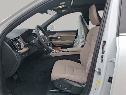 New 2026 Volvo XC90 B6 Plus w/ Protection Package image 6