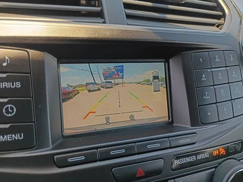 Used 2018 Ford Explorer XLT FWD image 12