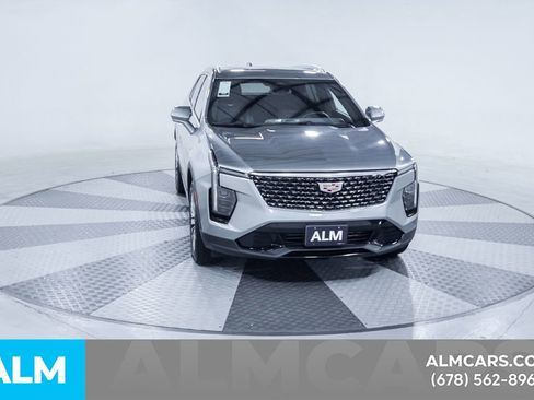 Used 2025 Cadillac XT4 Premium Luxury FWD image 13