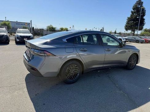 New 2026 Nissan Sentra SV w/ Floor Mat Package FWD image 6