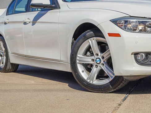 Used 2015 BMW 320i 320i Sedan 4D image 2