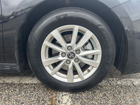 Used 2025 Toyota Camry LE image 29