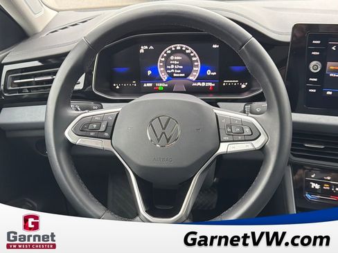 Used 2025 Volkswagen Jetta SE w/ Sunroof Package image 14