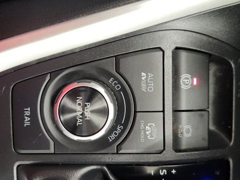 Certified 2023 Toyota RAV4 SE image 66