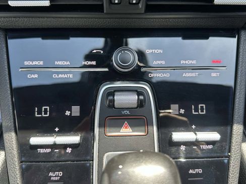 Used 2019 Porsche Cayenne AWD/4WD image 20