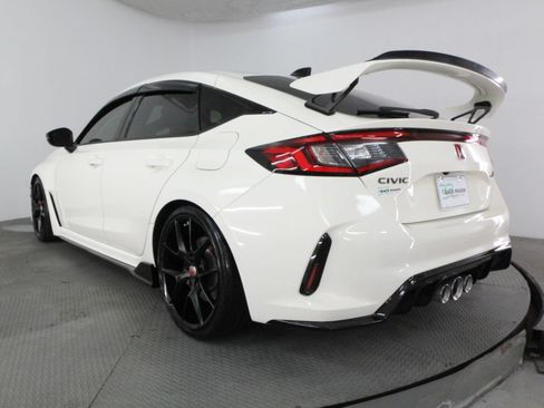 Used 2025 Honda Civic Type R image 8