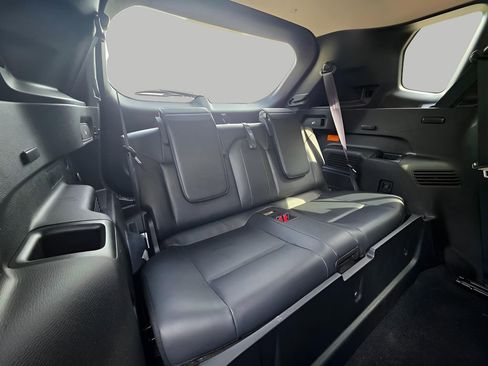 Used 2023 Mitsubishi Outlander SE image 21