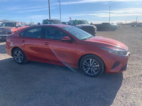 Used 2023 Kia Forte LXS w/ LXS Technology Package image 4