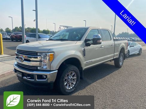 Used 2017 Ford F250 Lariat w/ Lariat Ultimate Package AWD/4WD image 3