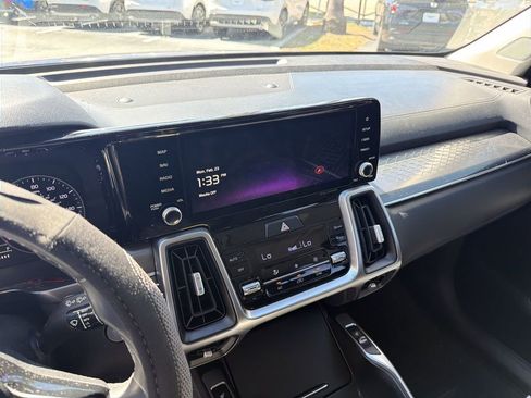 Used 2023 Kia Sorento S w/ Panoramic Sunroof Package image 22