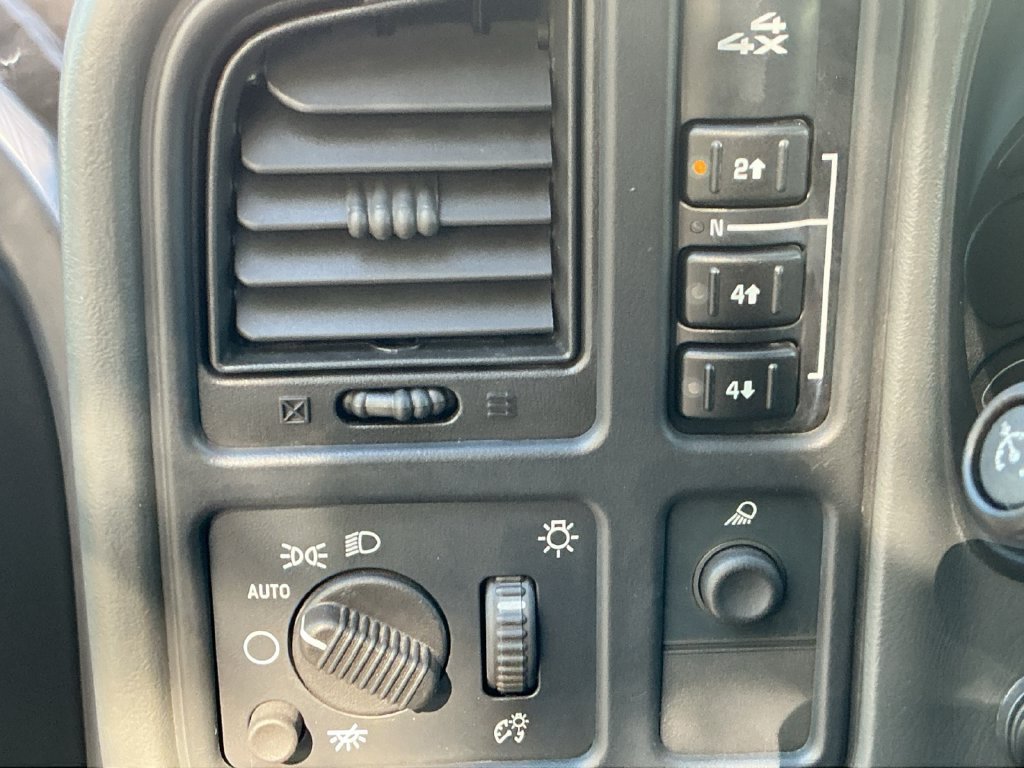 Used 2007 Chevrolet Silverado 2500 LT AWD/4WD image 24