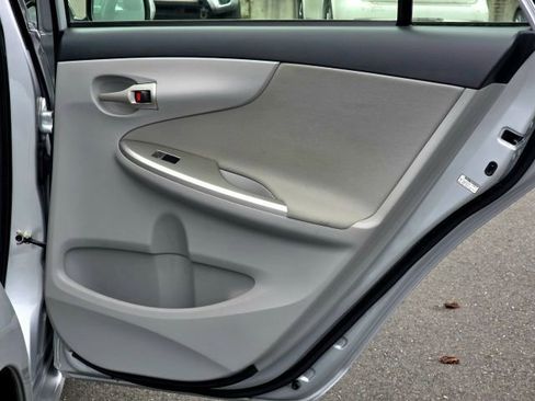 Used 2011 Toyota Corolla LE image 31